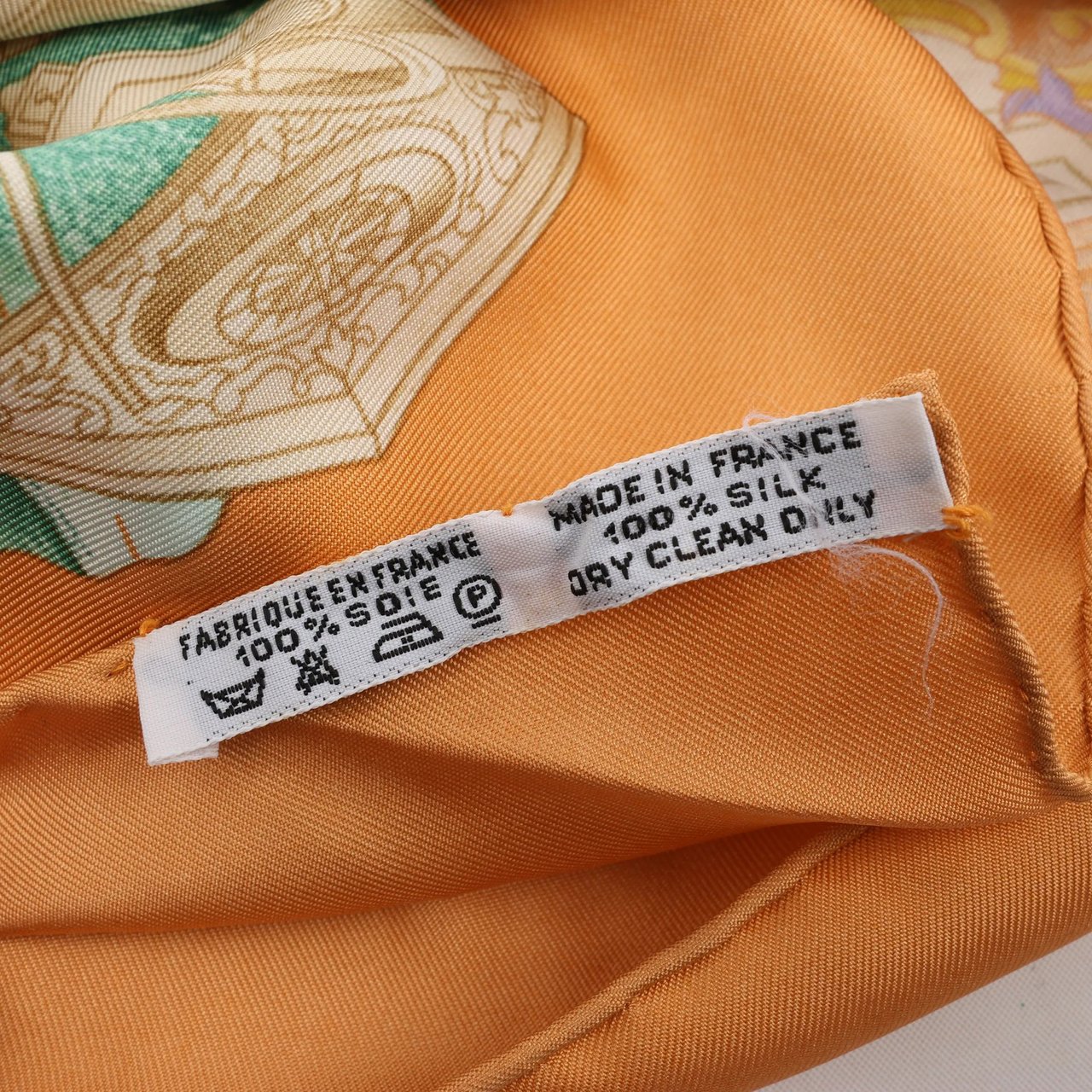 Hermès Hermès Carré 90 "AZVLEJOS" Silk handkerchief in Orange Oranje