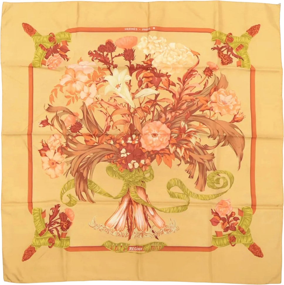 Hermès Hermès Carré 90 "REGINA" Silk handkerchief in Yellow Geel