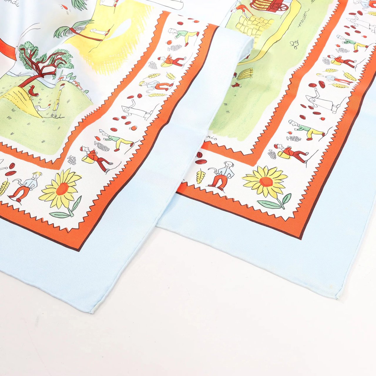 Hermès Hermès Carré 90 "RETOUR A LA TERRE" Silk handkerchief in Light Blue Blauw