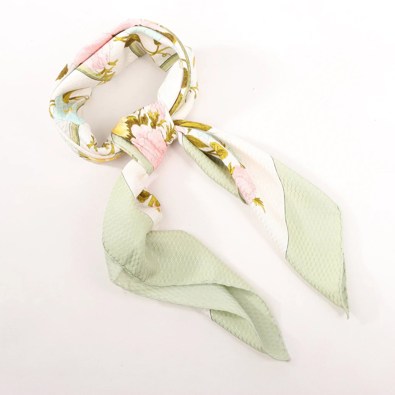 Hermès Hermès Carré 90 "ROMANTIQUE" Silk handkerchief in Green Divers