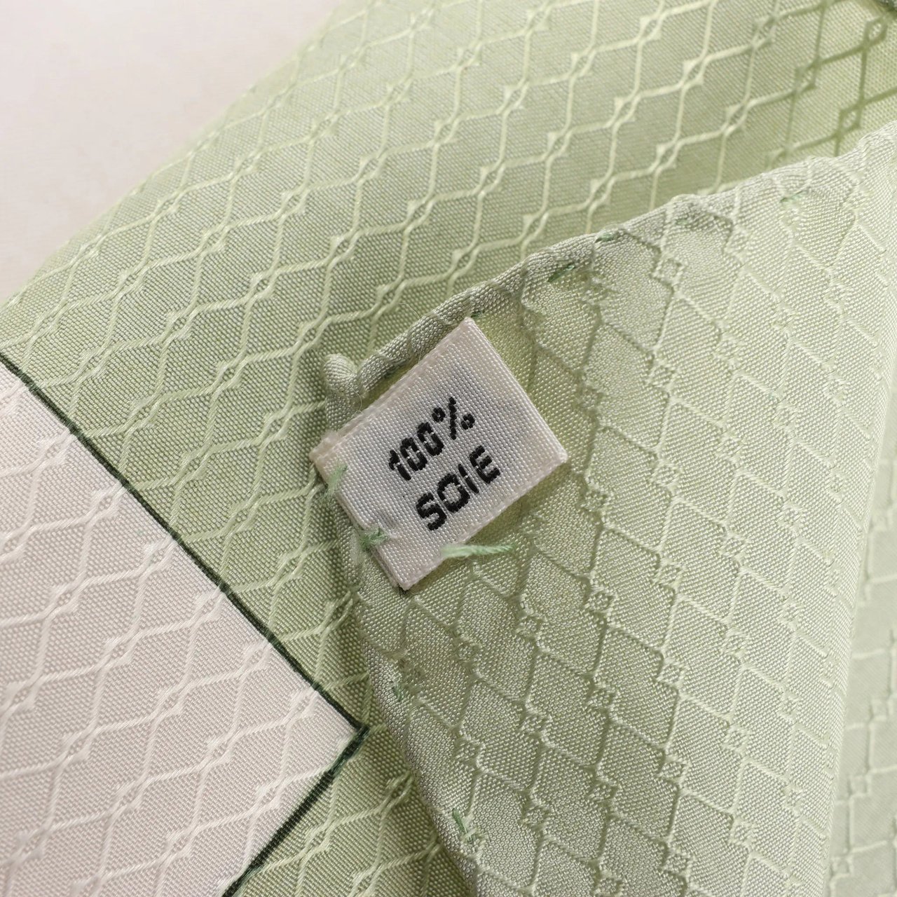 Hermès Hermès Carré 90 "ROMANTIQUE" Silk handkerchief in Green Divers