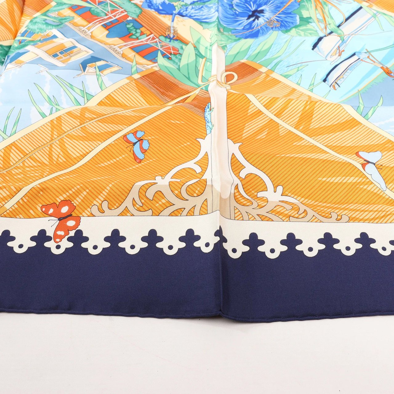 Hermès Hermès Carré 90 "VARANGUES" Silk handkerchief in Navy Blue x Orange Oranje