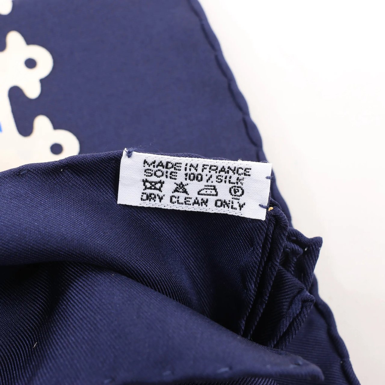 Hermès Hermès Carré 90 "VARANGUES" Silk handkerchief in Navy Blue x Orange Oranje