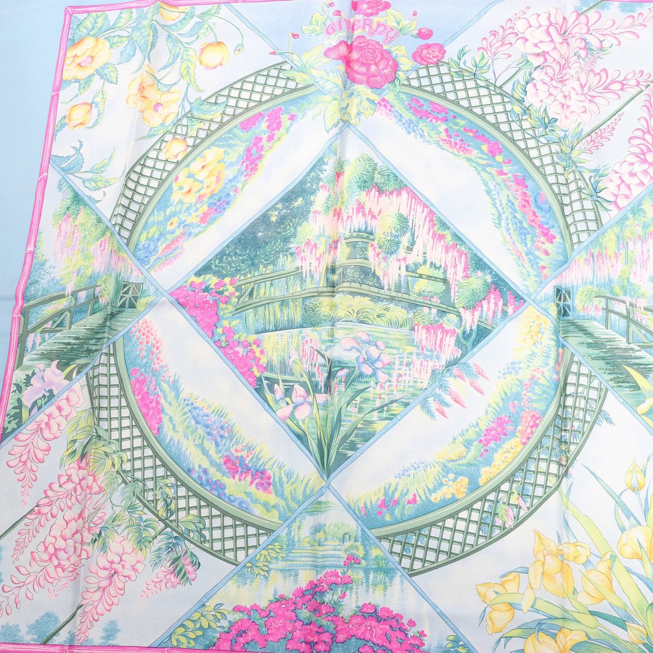 Hermès Hermès Carré 90 "GIVERny" Silk handkerchief in Light Blue Blauw