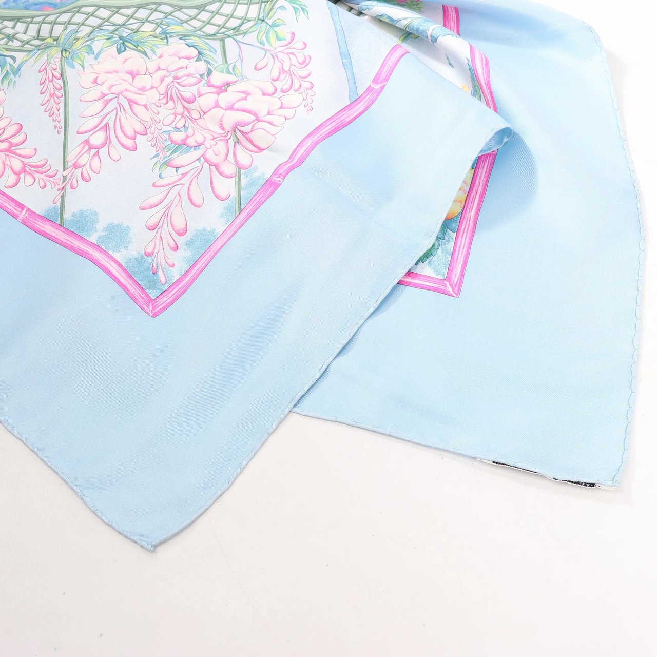 Hermès Hermès Carré 90 "GIVERny" Silk handkerchief in Light Blue Blauw