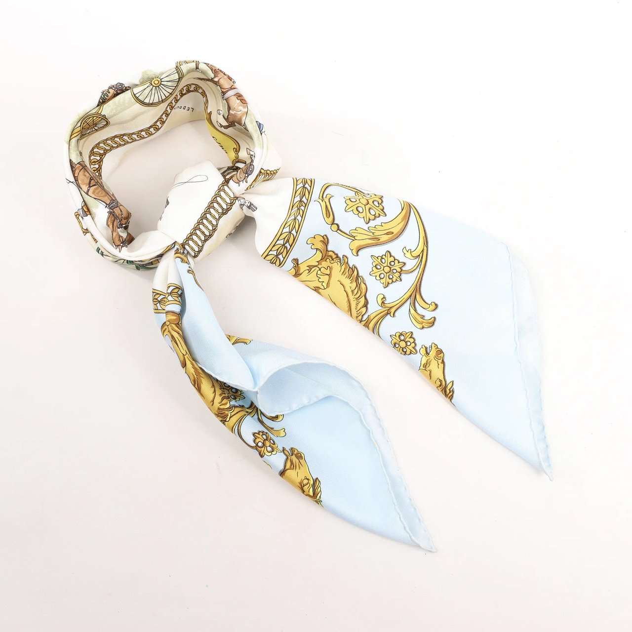 Hermès Hermès Carré 90 "LA PROMENADE DE LONGCHAMPS" Silk handkerchief in Blue Blauw