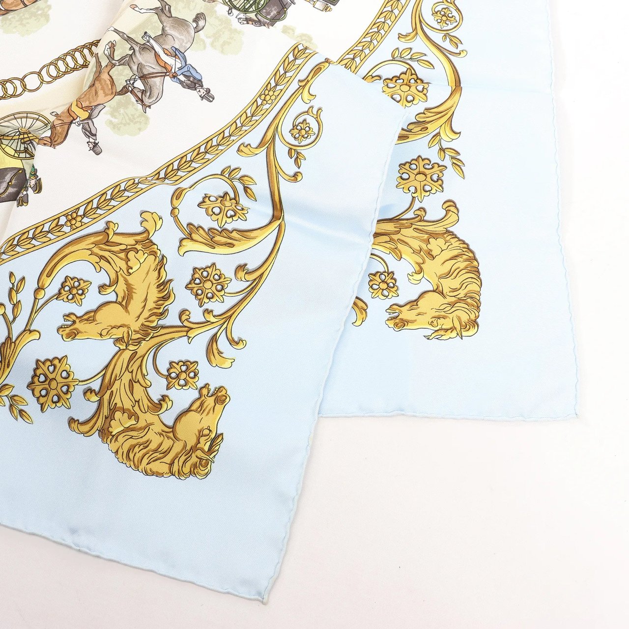 Hermès Hermès Carré 90 "LA PROMENADE DE LONGCHAMPS" Silk handkerchief in Blue Blauw