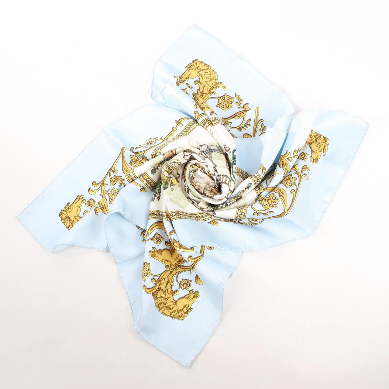 Hermès Hermès Carré 90 "LA PROMENADE DE LONGCHAMPS" Silk handkerchief in Blue Blauw