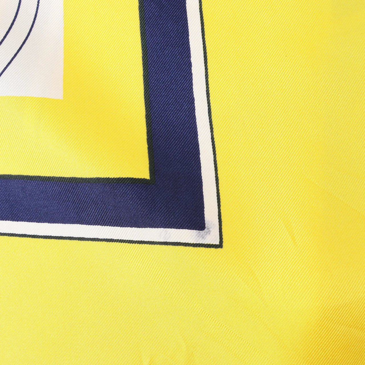 Hermès Hermès Carré 90 "ATTELAGE EN ARBALETE" Silk handkerchief in Yellow Geel