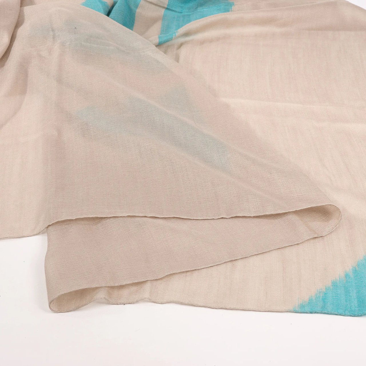 Hermès Hermès Carré Géant "Calégé amplume HIKAT" Cashmere & Silk handkerchief in Beige x Green Beige