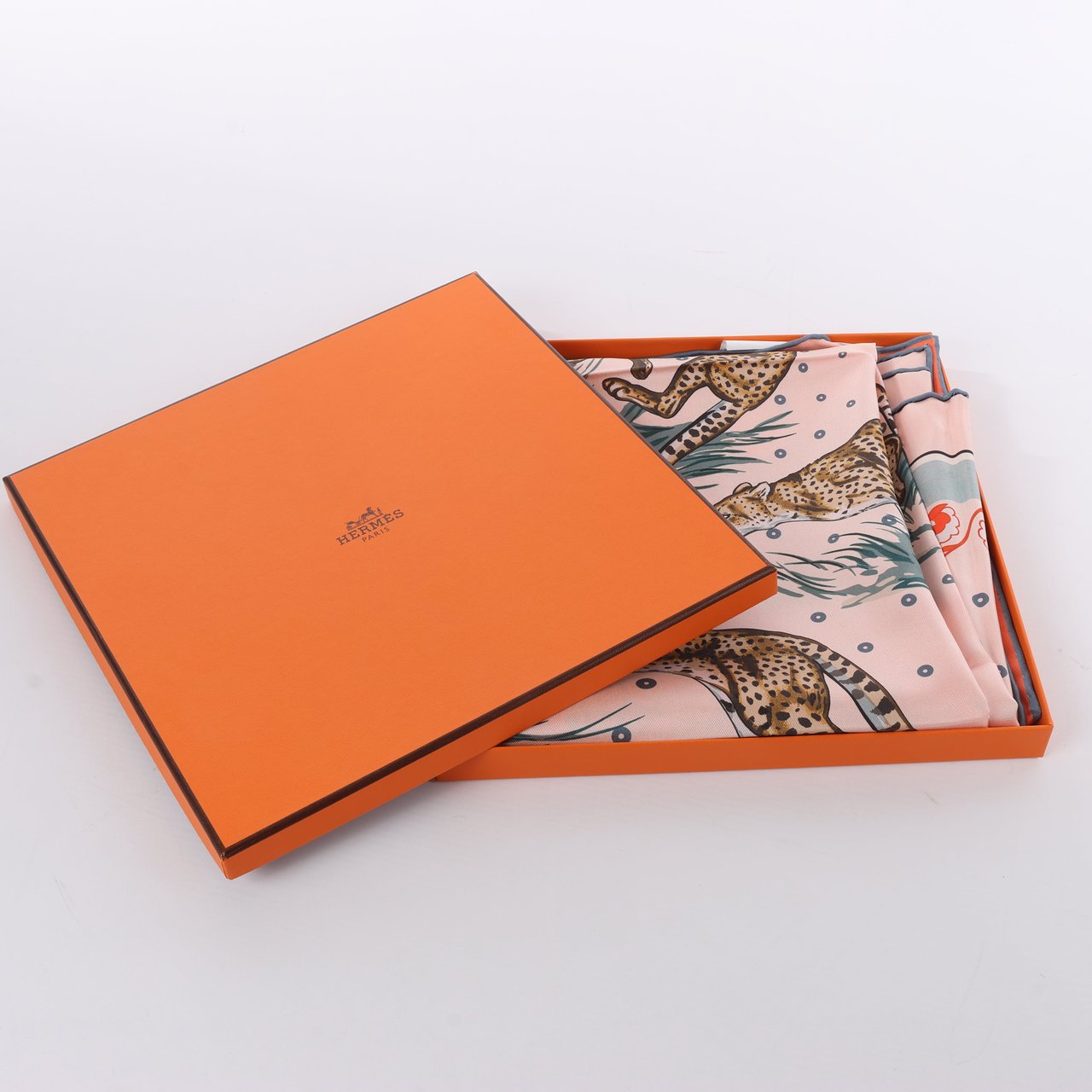 Hermès Hermès Double Face 90 "Cheetah Bandana" 100% Silk Scarf in Pink x Orange Roze