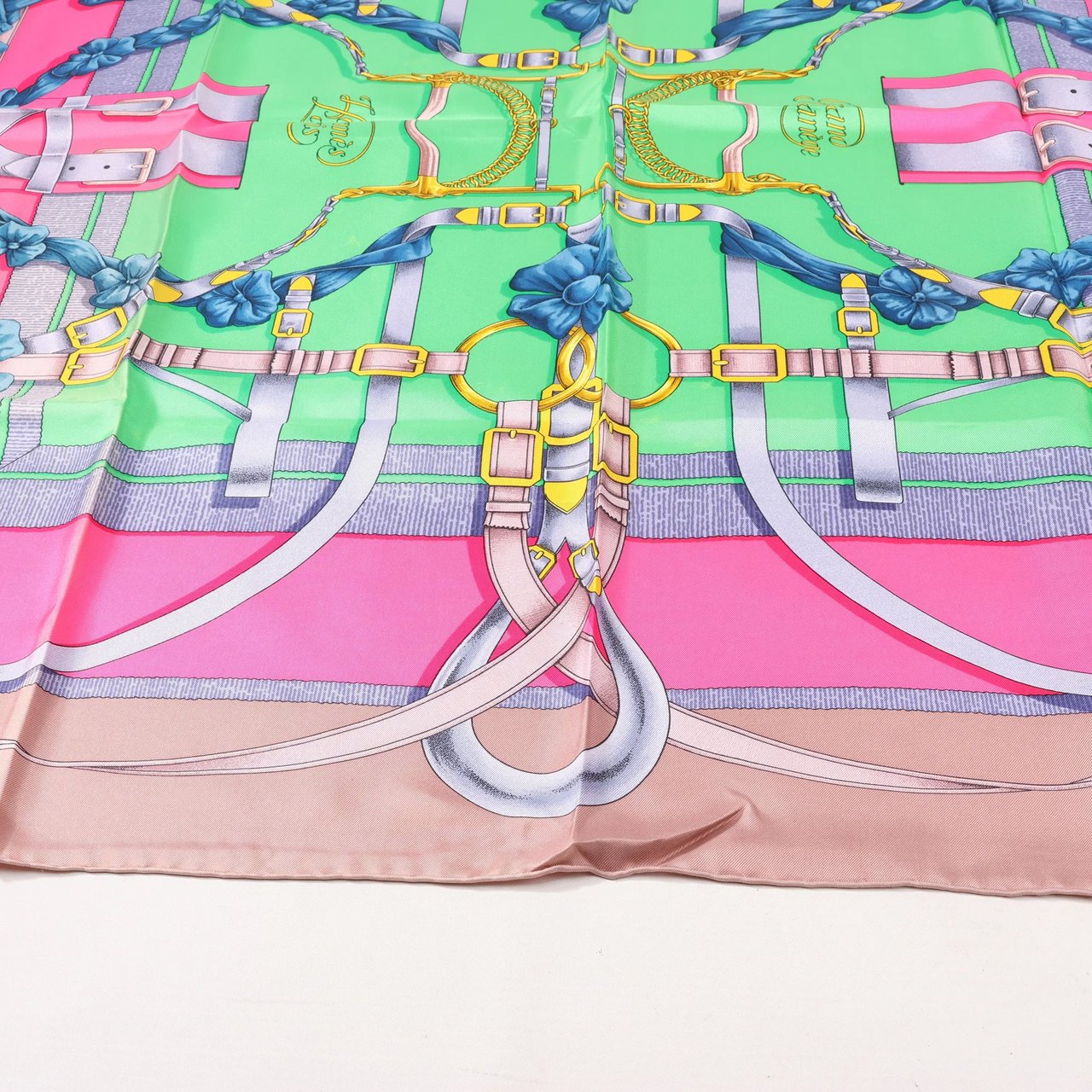 Hermès Hermès Carré 90 "GRAND MANEGE" Silk handkerchief in Pink x Green Roze