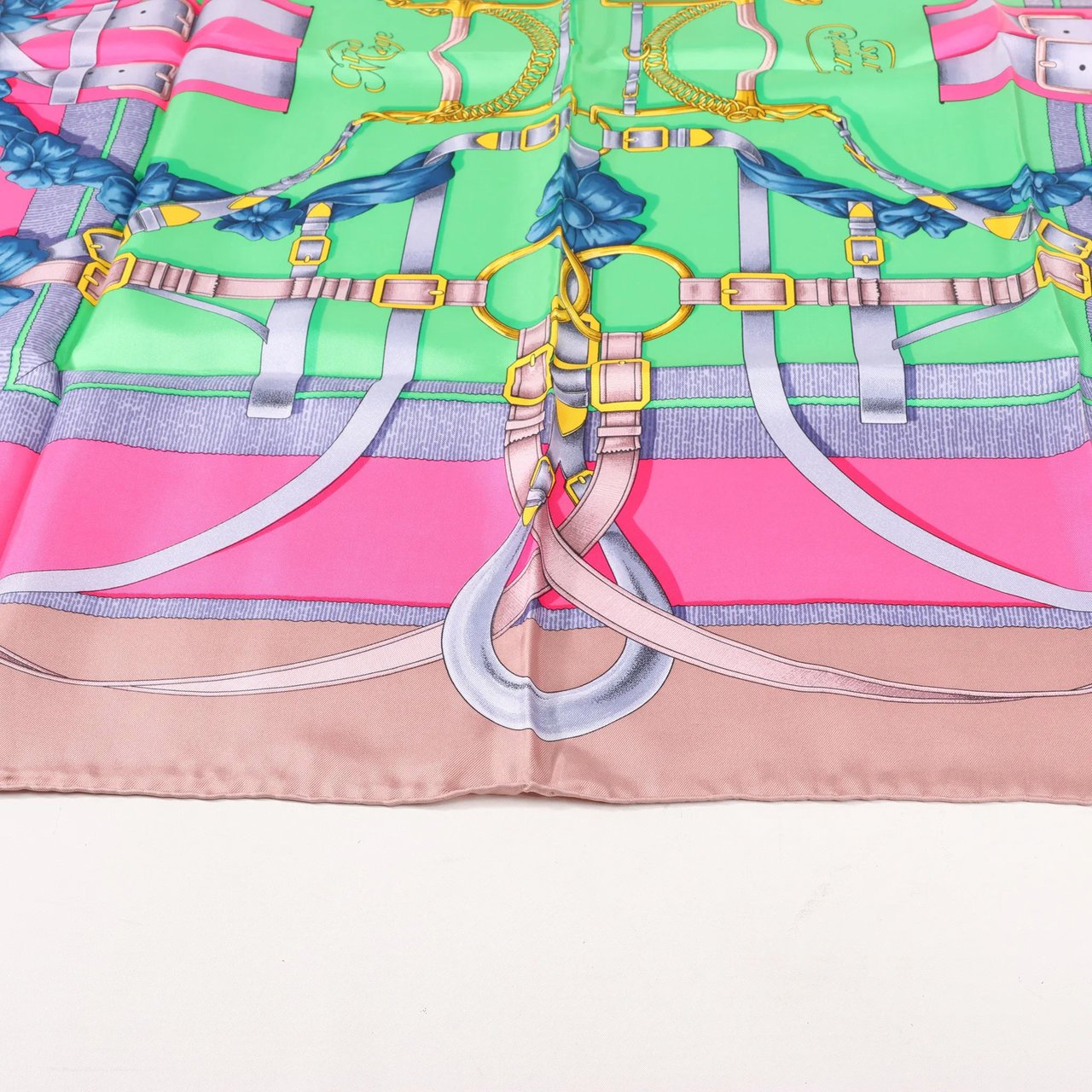 Hermès Hermès Carré 90 "GRAND MANEGE" Silk handkerchief in Pink x Green Roze
