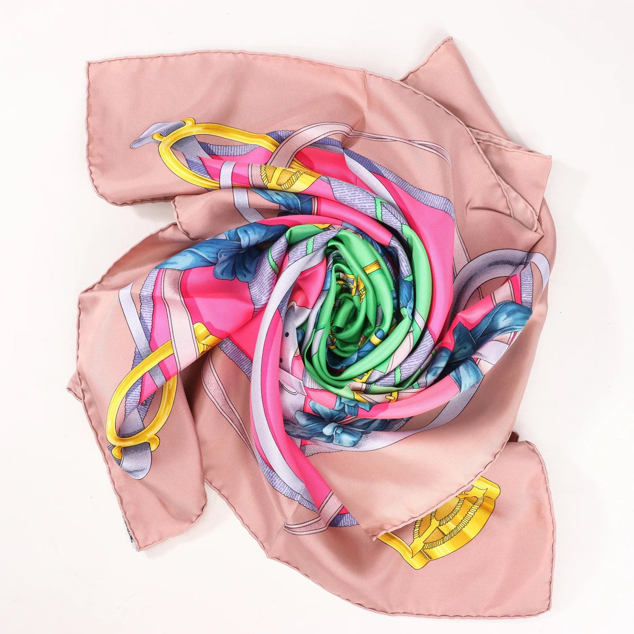 Hermès Hermès Carré 90 "GRAND MANEGE" Silk handkerchief in Pink x Green Roze