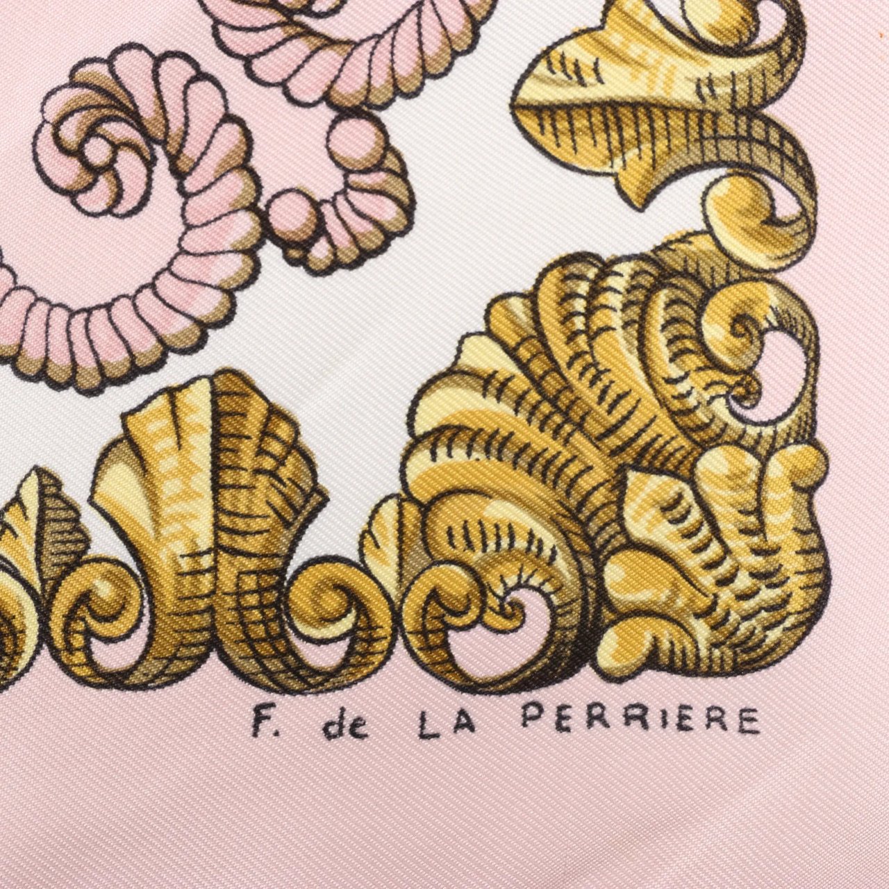 Hermès Hermès Carré 90 "LVDOVICVS MAGNVS" Silk handkerchief in Pink Roze