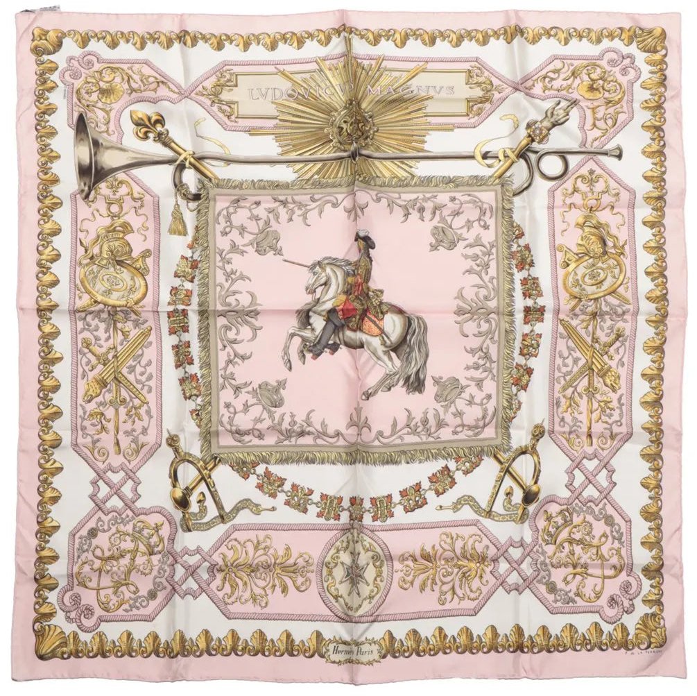 Hermès Hermès Carré 90 "LVDOVICVS MAGNVS" Silk handkerchief in Pink Roze