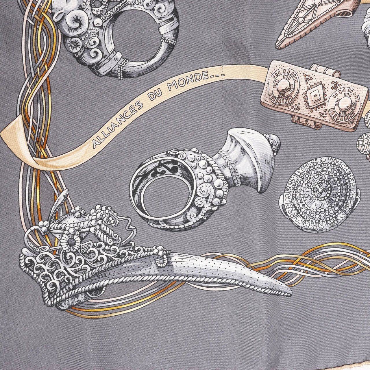 Hermès Hermès Carré 90 "ALLIANCES DU MONDE" Silk handkerchief in Gray Grijs