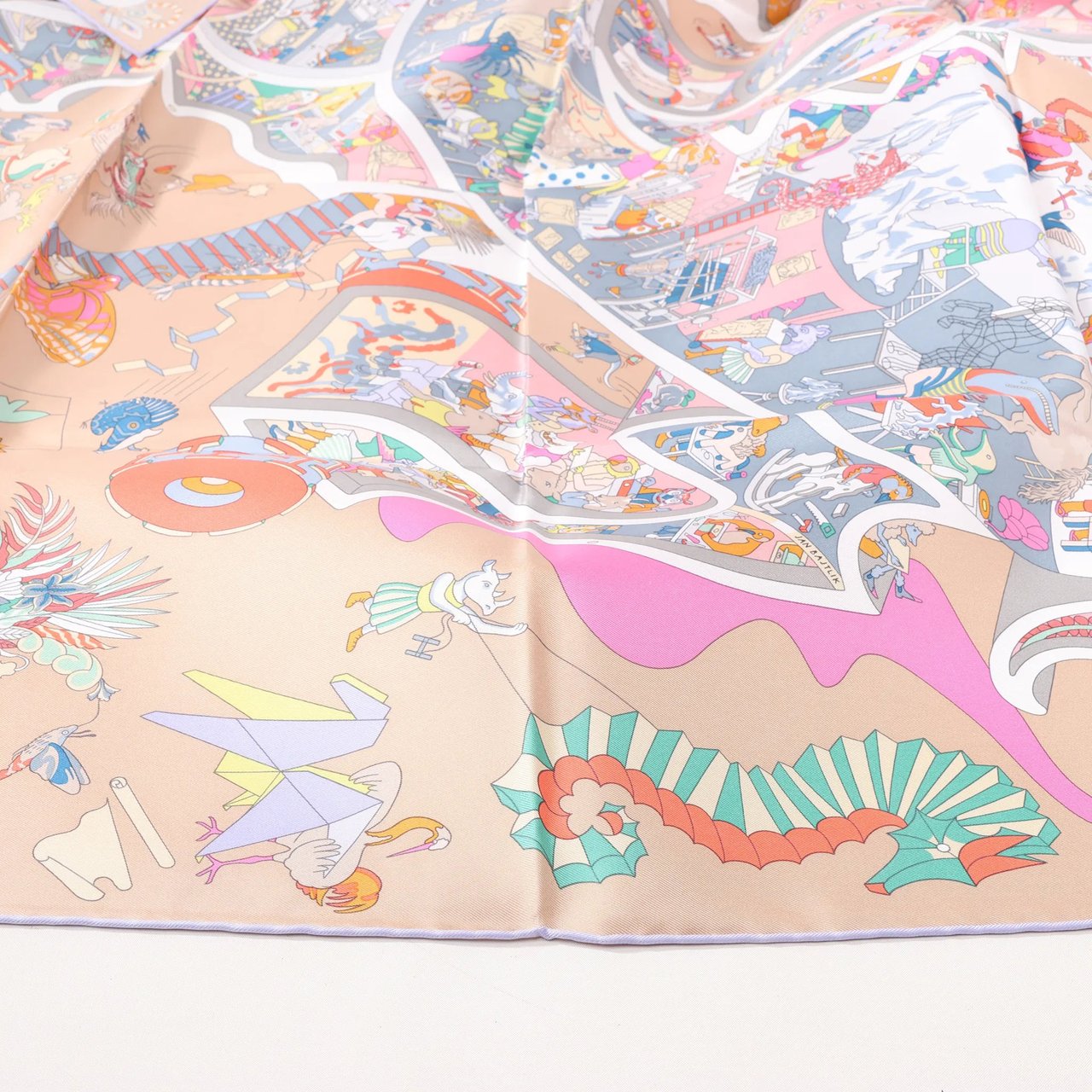 Hermès Hermès Carré 90 "Academia" Silk handkerchief in Pink Roze