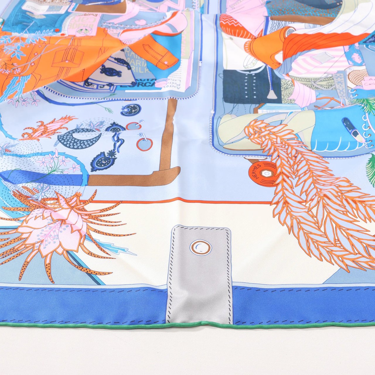 Hermès Hermès Carré 90 "BAGAGE A MAIN" Silk handkerchief in Blue Blauw