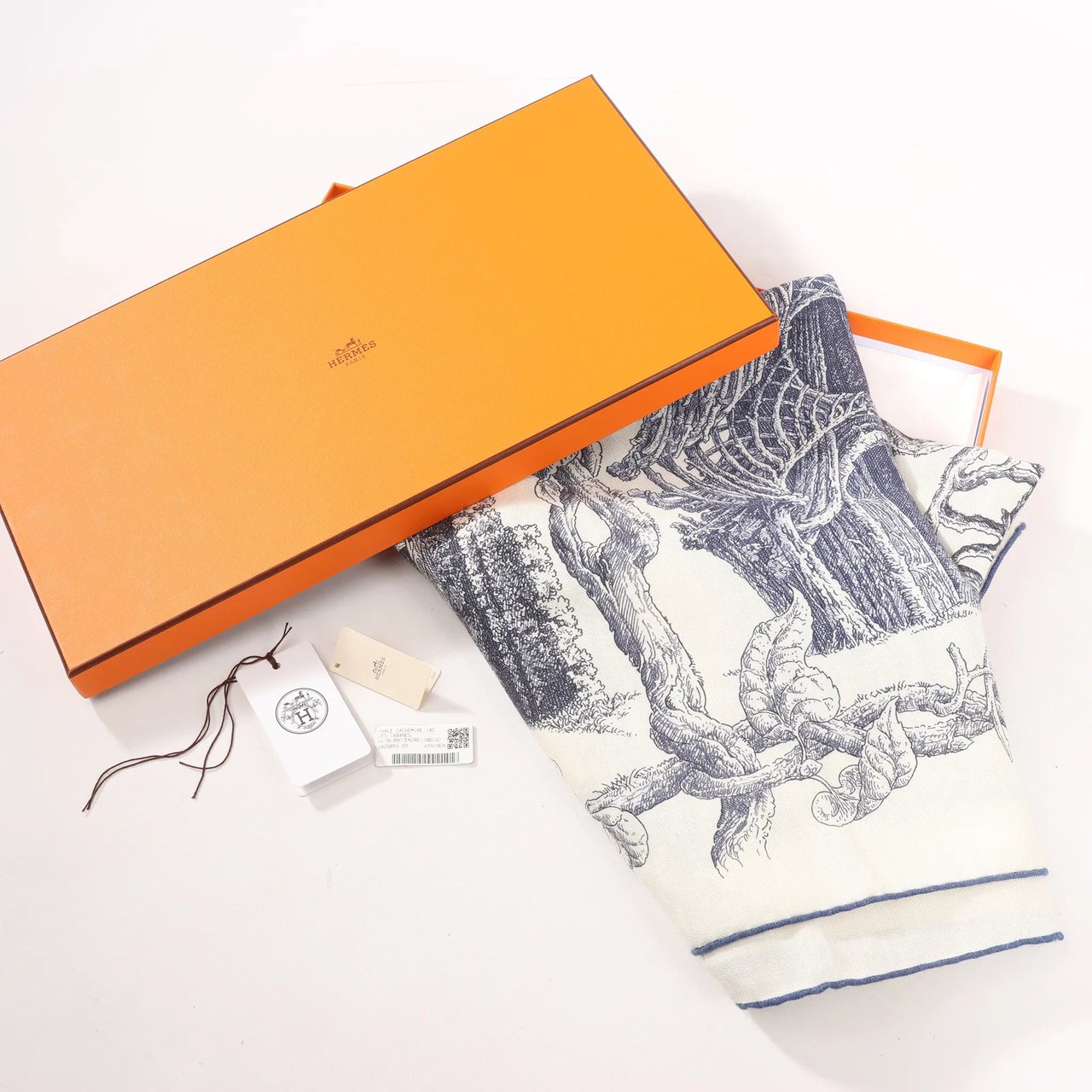 Hermès Hermès Carré Géant "LES CABANES" Cashmere & Silk Scarf in in Beige x Navy Beige