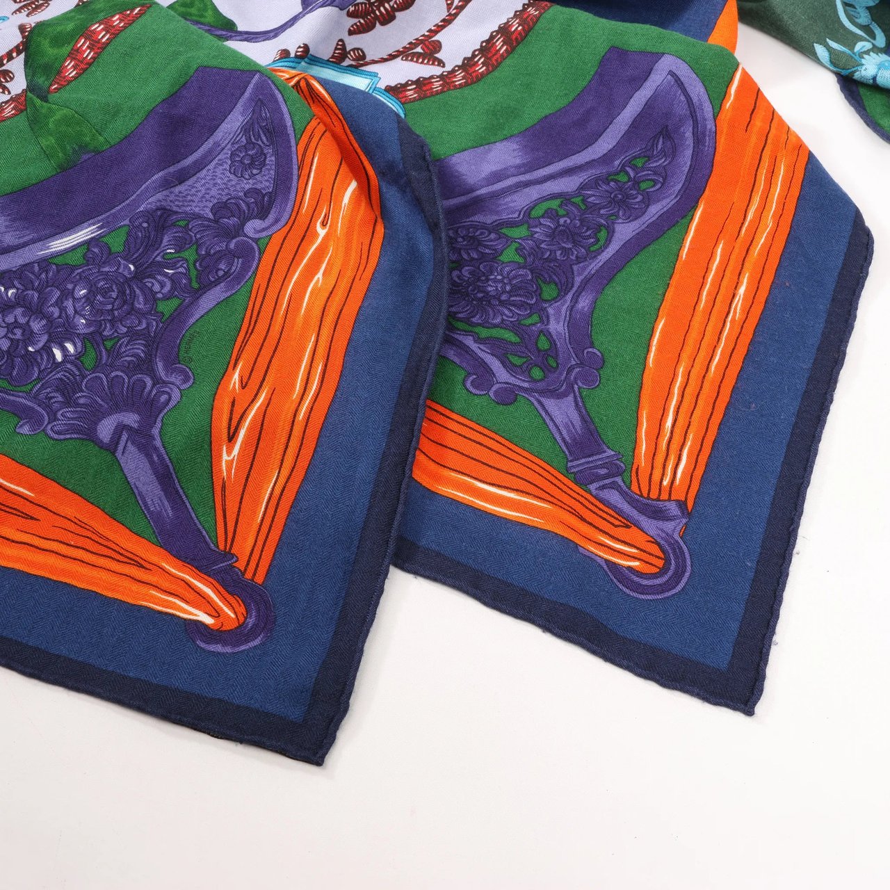 Hermès Hermès Carré Géant "ETRIERS" Cashmere & Silk Scarf in Navy Blue Blauw