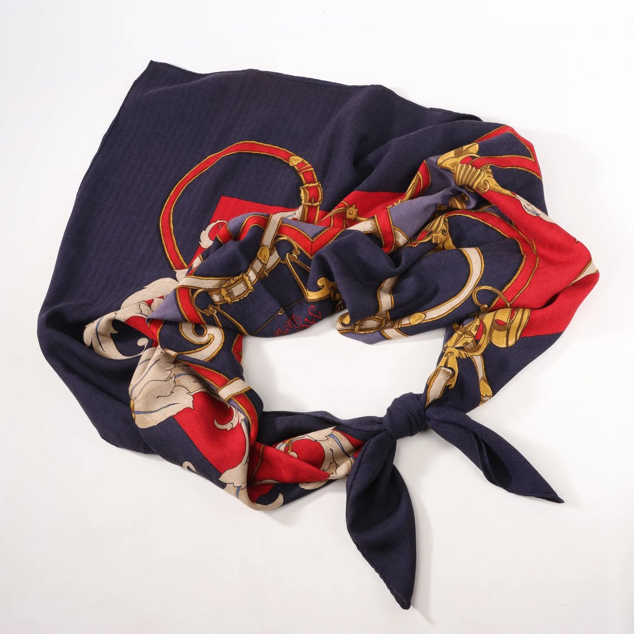 Hermès Hermès Carré Géant "L'INSTRUCTION DUROY" Cashmere & Silk Scarf in in Navy Blue x Red Blauw