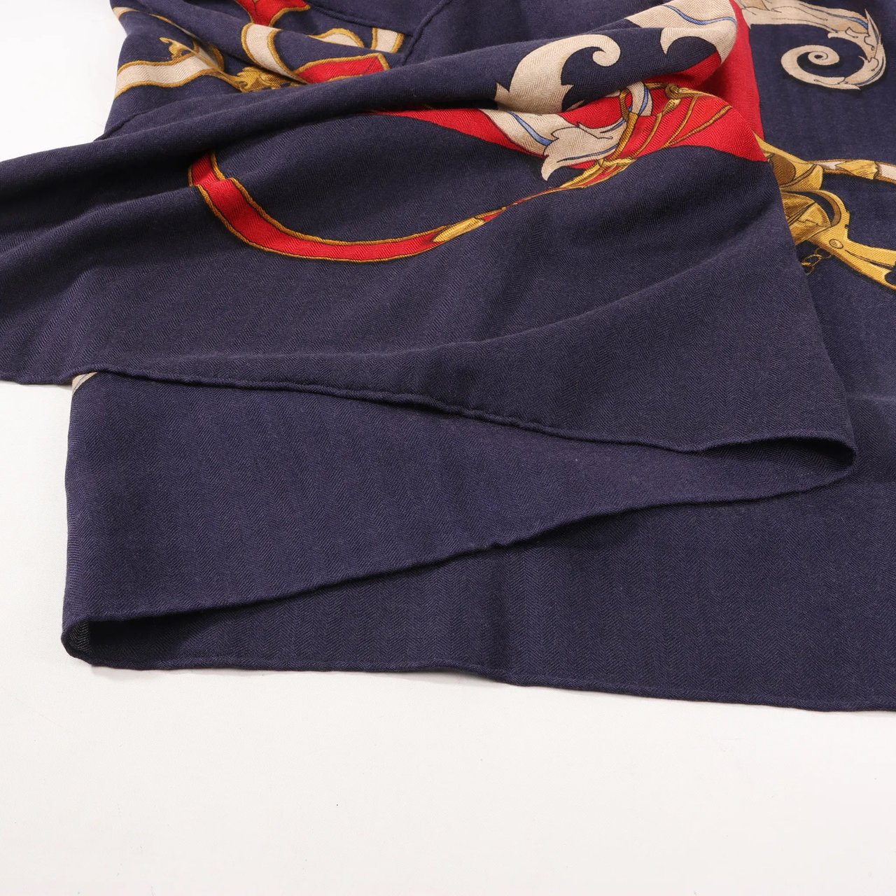 Hermès Hermès Carré Géant "L'INSTRUCTION DUROY" Cashmere & Silk Scarf in in Navy Blue x Red Blauw