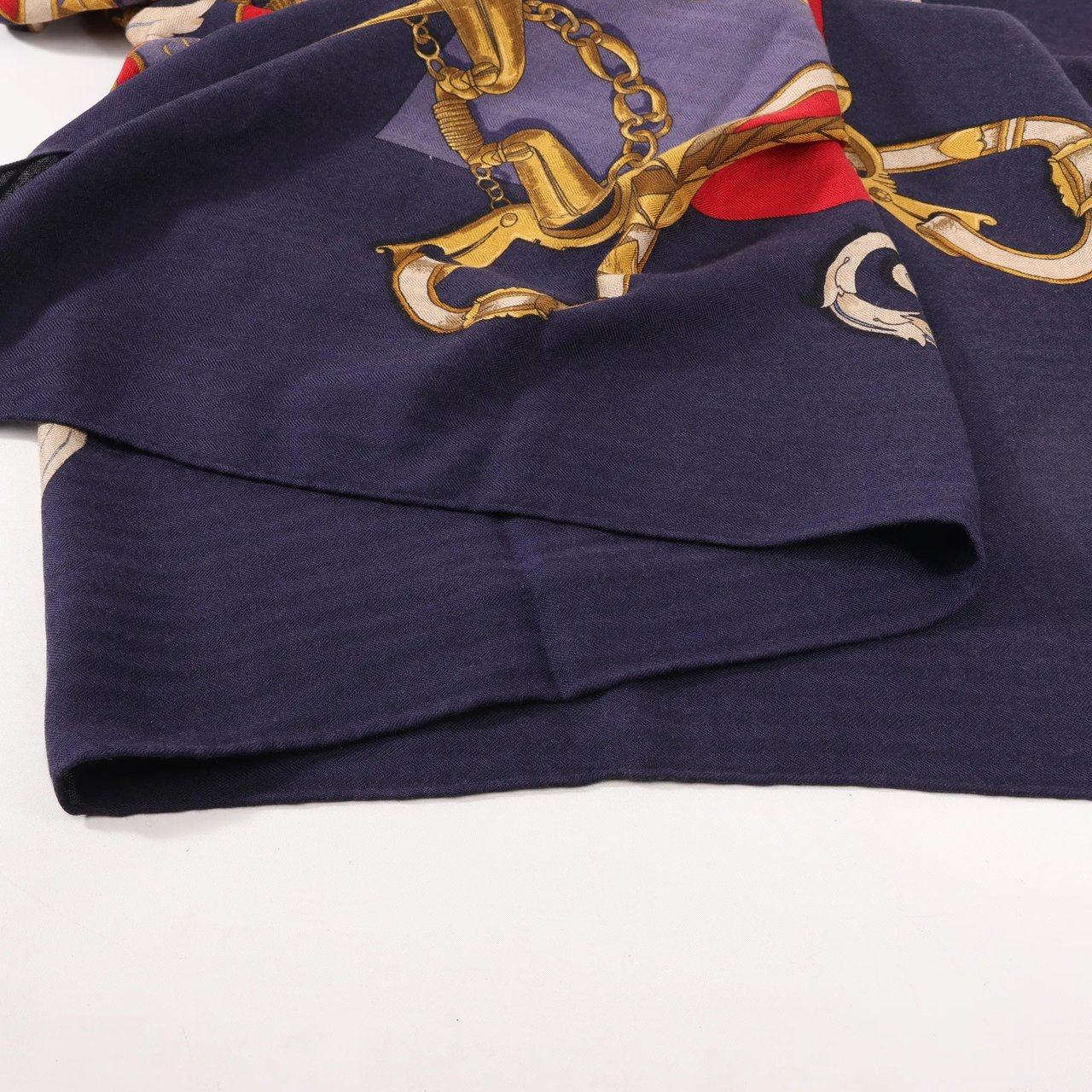 Hermès Hermès Carré Géant "L'INSTRUCTION DUROY" Cashmere & Silk Scarf in in Navy Blue x Red Blauw