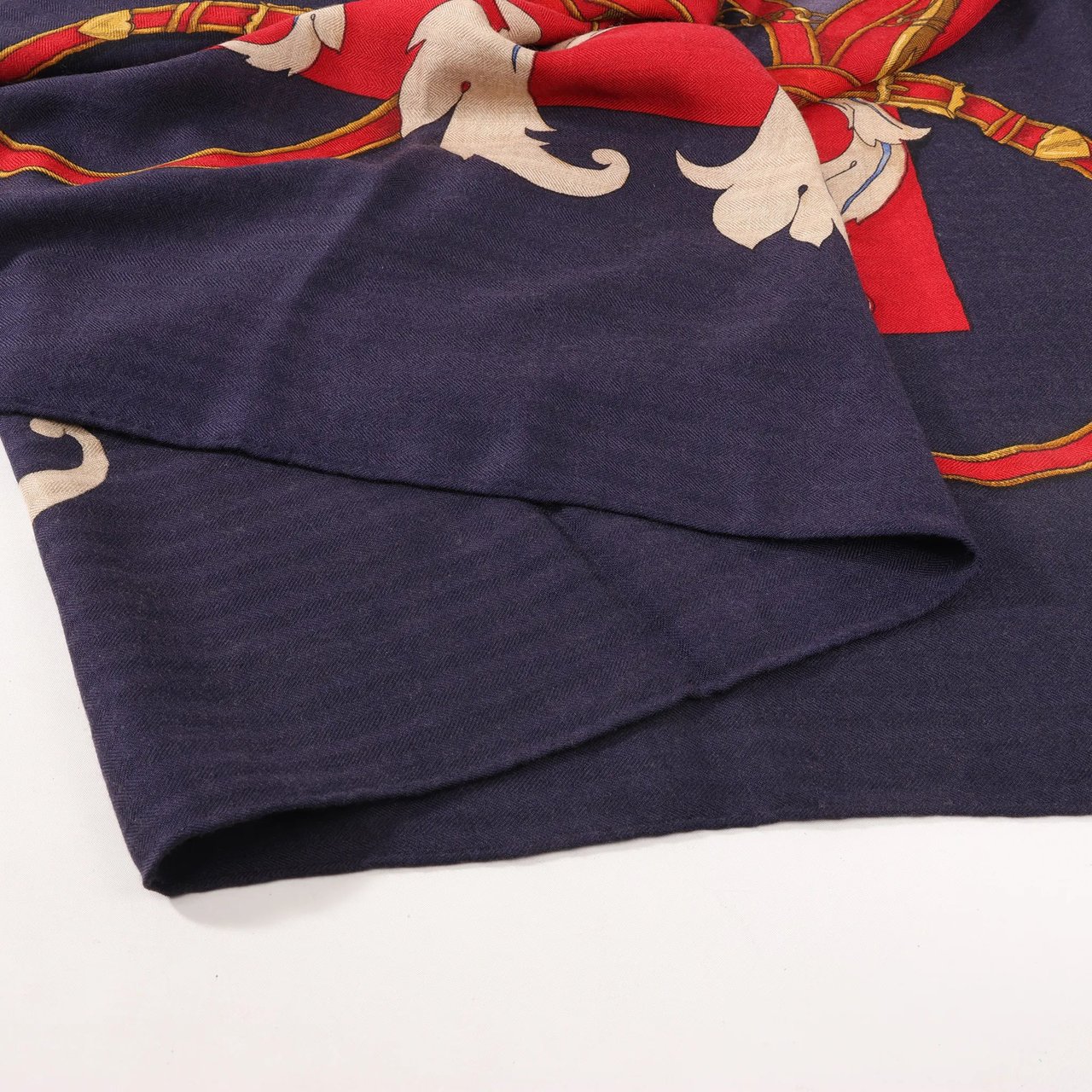 Hermès Hermès Carré Géant "L'INSTRUCTION DUROY" Cashmere & Silk Scarf in in Navy Blue x Red Blauw
