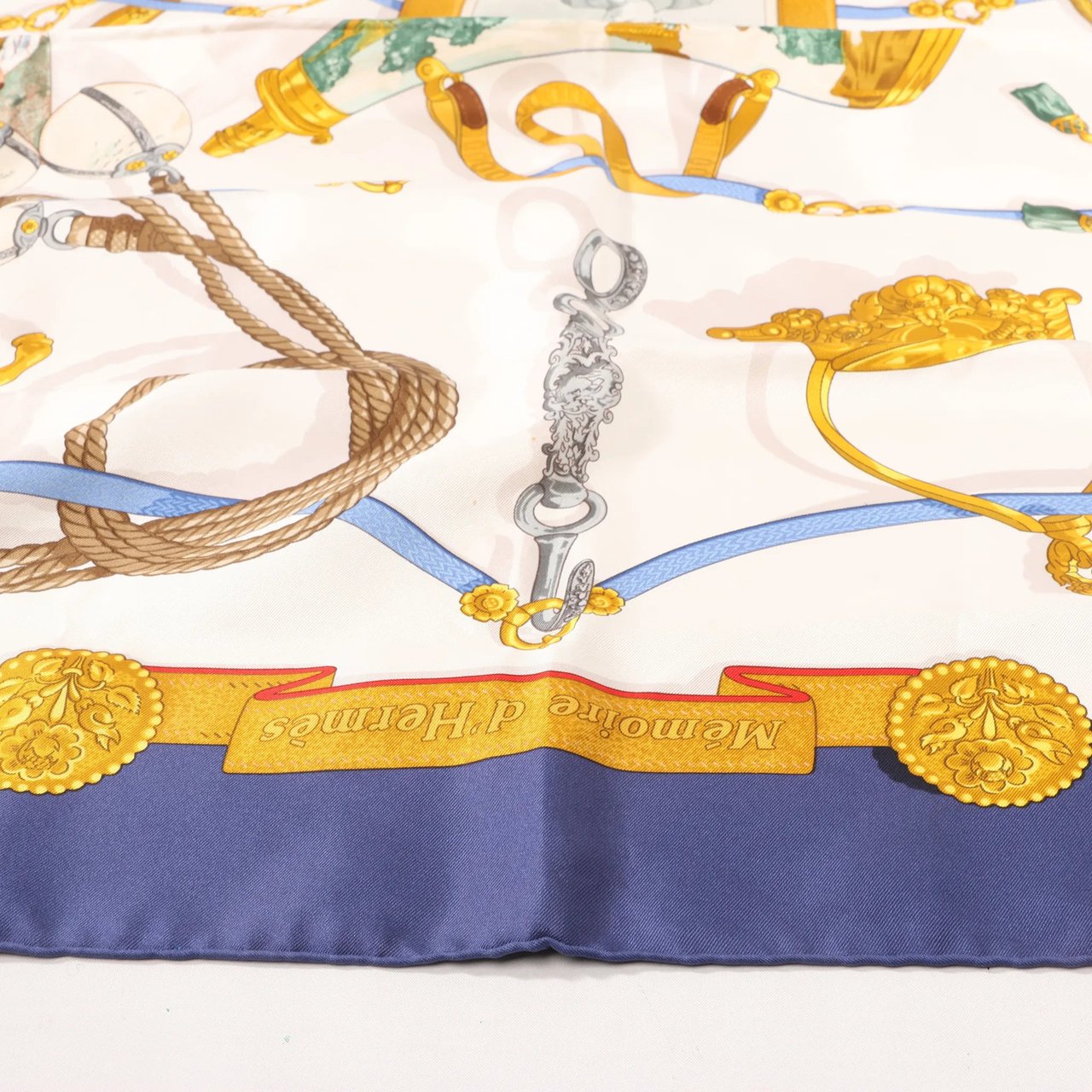 Hermès Hermès Carré 90 "Memoire d'Hermes" Silk handkerchief in Navy Blue Blauw