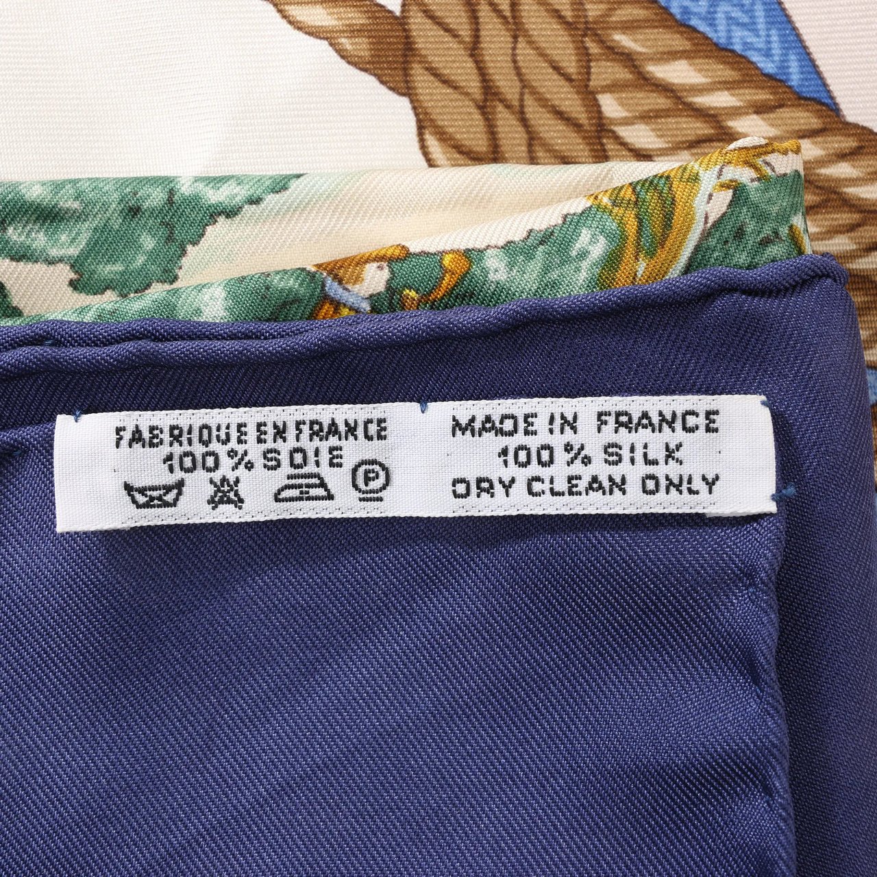 Hermès Hermès Carré 90 "Memoire d'Hermes" Silk handkerchief in Navy Blue Blauw