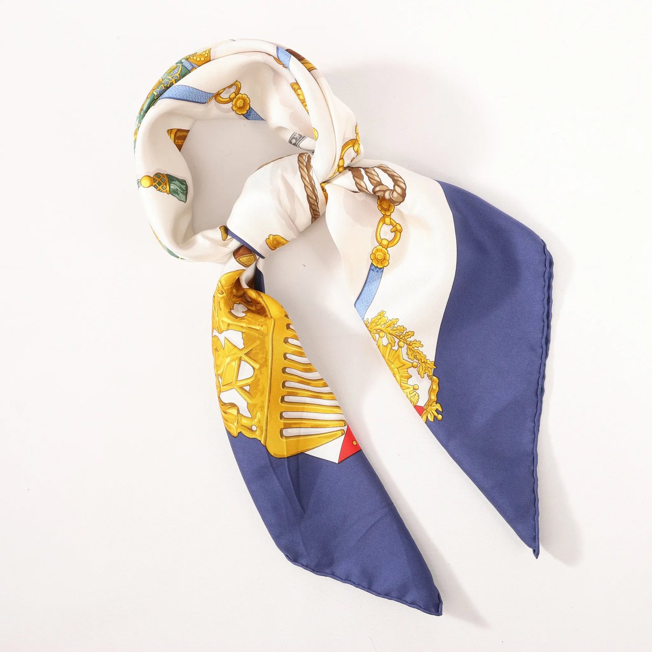 Hermès Hermès Carré 90 "Memoire d'Hermes" Silk handkerchief in Navy Blue Blauw