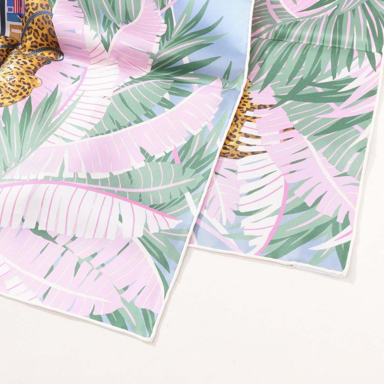 Hermès Hermès Carré 90 Double Face "Les Douze Leopards" Silk handkerchief in Multicolor Divers