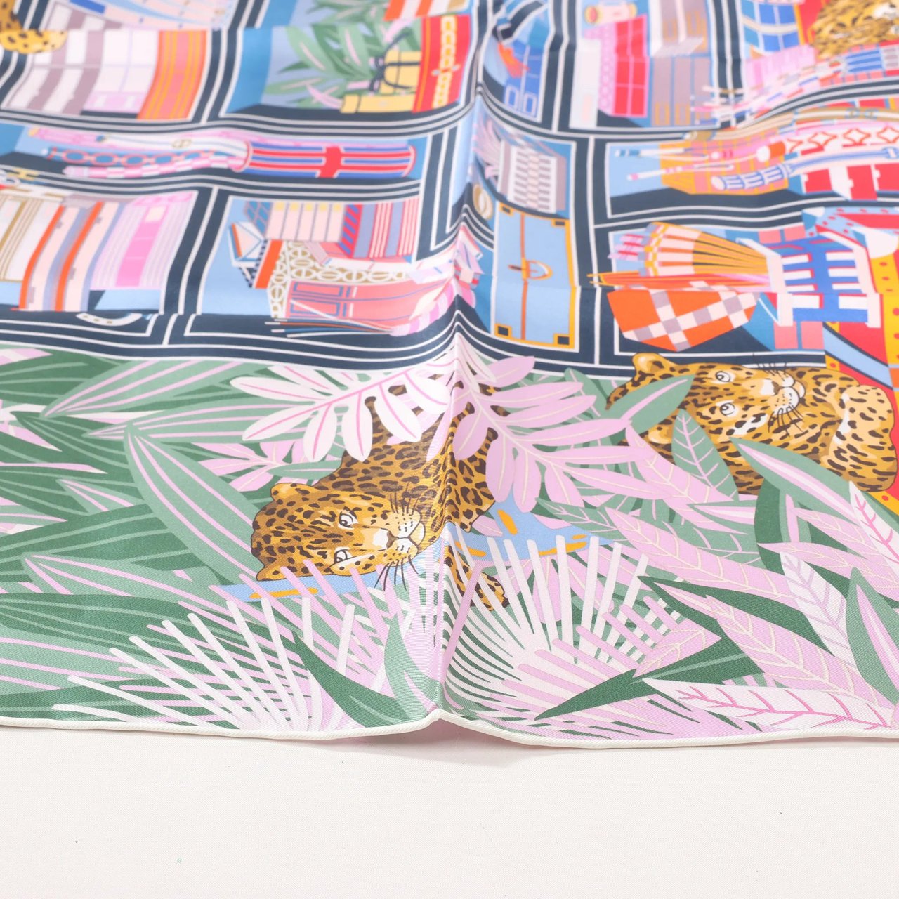 Hermès Hermès Carré 90 Double Face "Les Douze Leopards" Silk handkerchief in Multicolor Divers