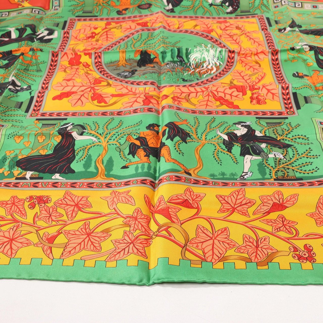 Hermès Hermès Carré 90 "MUSIQUE DES DIEUX" Silk handkerchief in Orange x Green Oranje