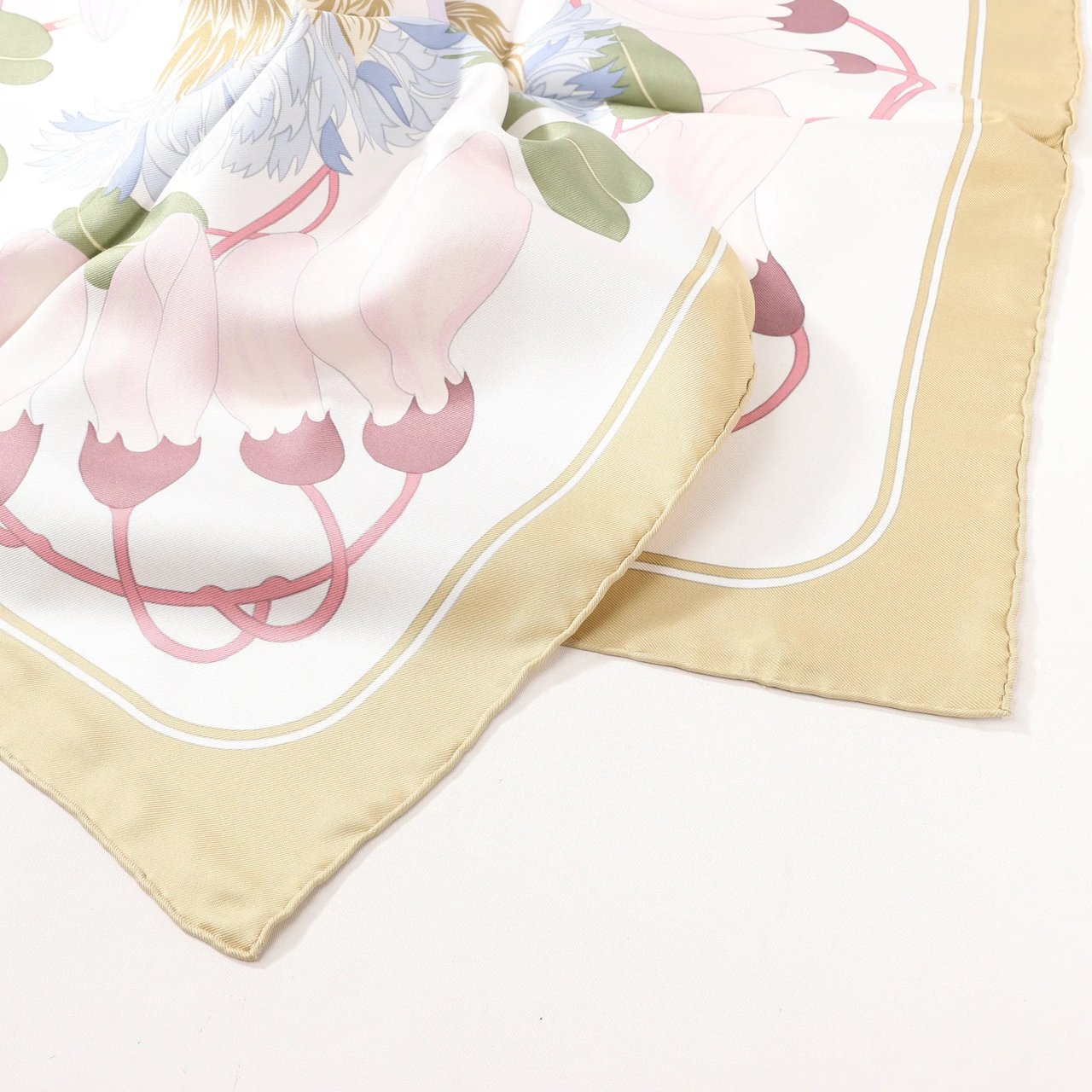 Hermès Hermès Carré 90 "Flora Graeca" Silk handkerchief in Beige Beige