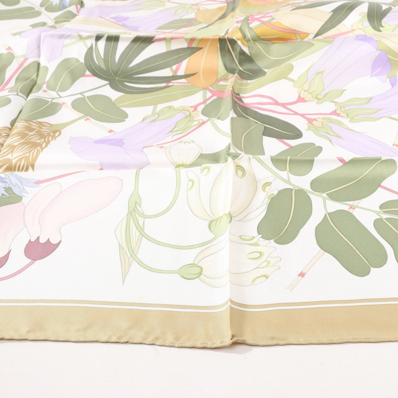 Hermès Hermès Carré 90 "Flora Graeca" Silk handkerchief in Beige Beige