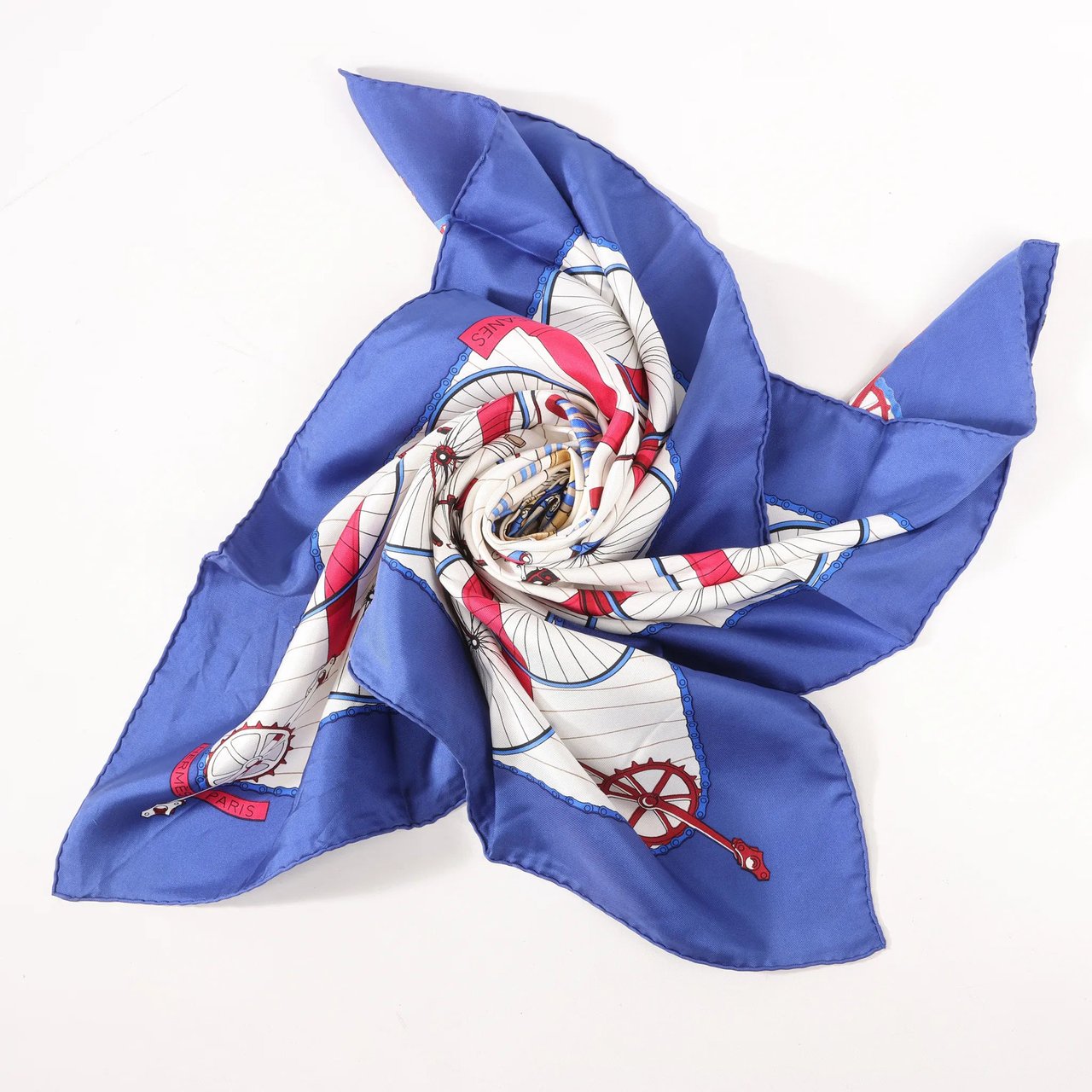 Hermès Hermès Carré 90 "LES BECANES" Silk handkerchief in Blue x White Blauw