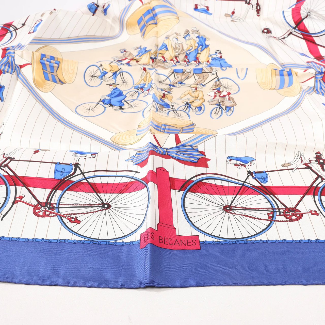 Hermès Hermès Carré 90 "LES BECANES" Silk handkerchief in Blue x White Blauw