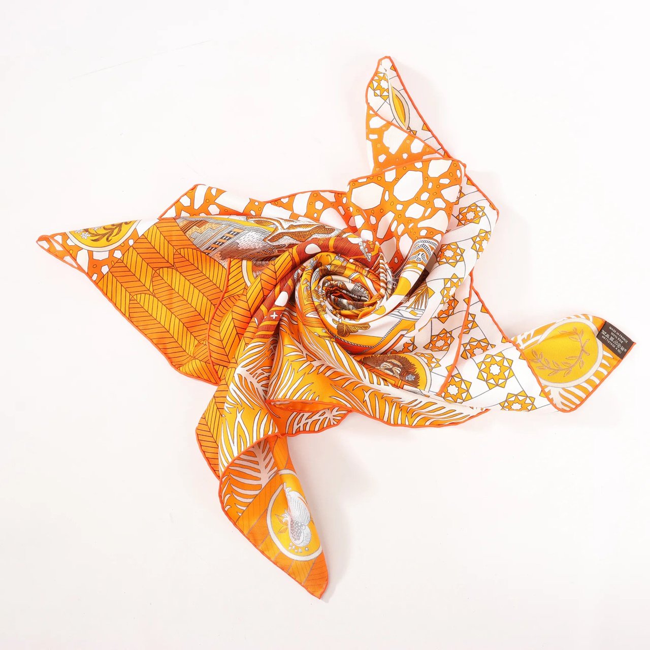 Hermès Hermès Carré 90 "La Danse des Amazones" Silk handkerchief in Orange Oranje