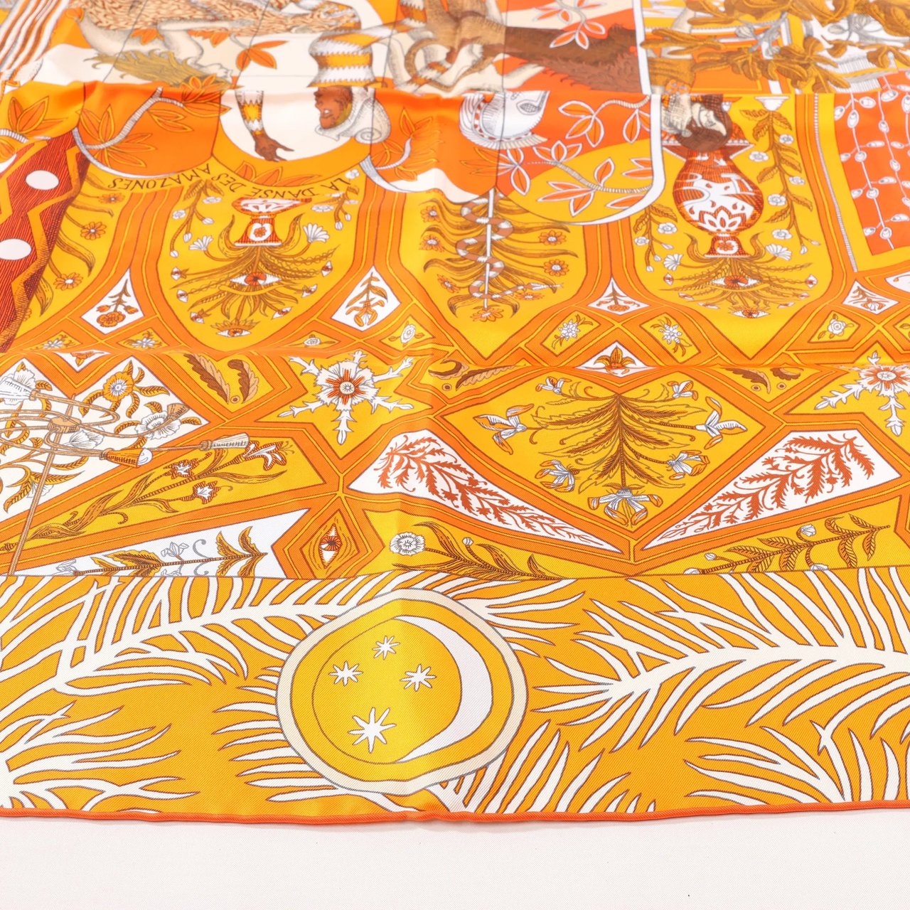 Hermès Hermès Carré 90 "La Danse des Amazones" Silk handkerchief in Orange Oranje
