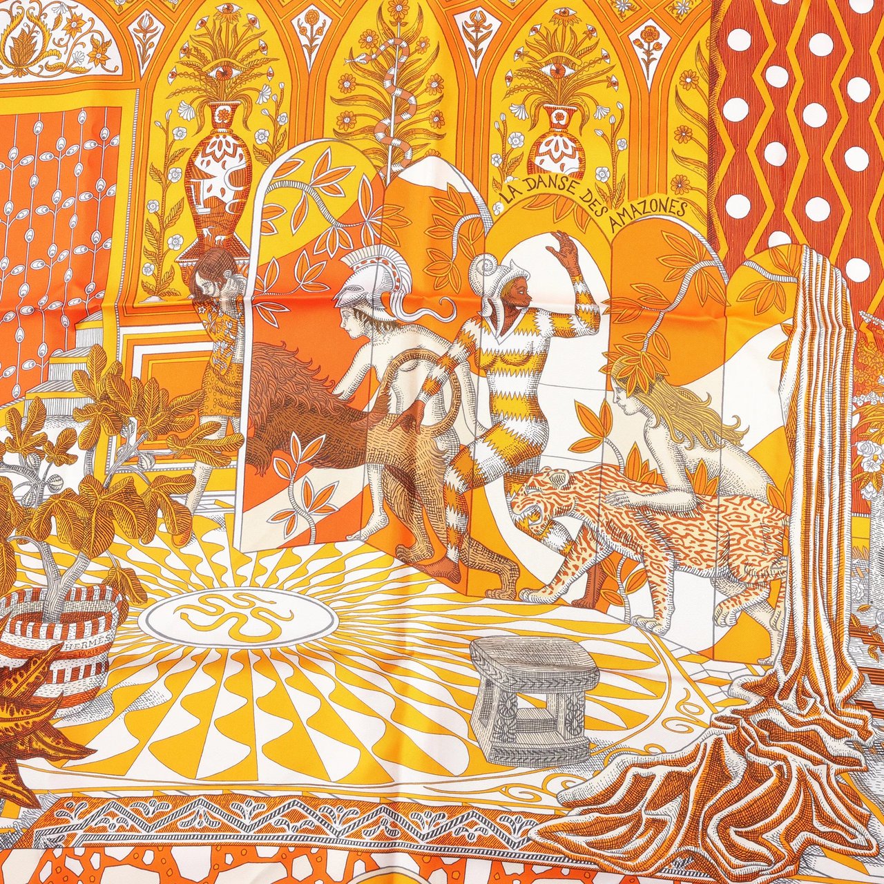 Hermès Hermès Carré 90 "La Danse des Amazones" Silk handkerchief in Orange Oranje