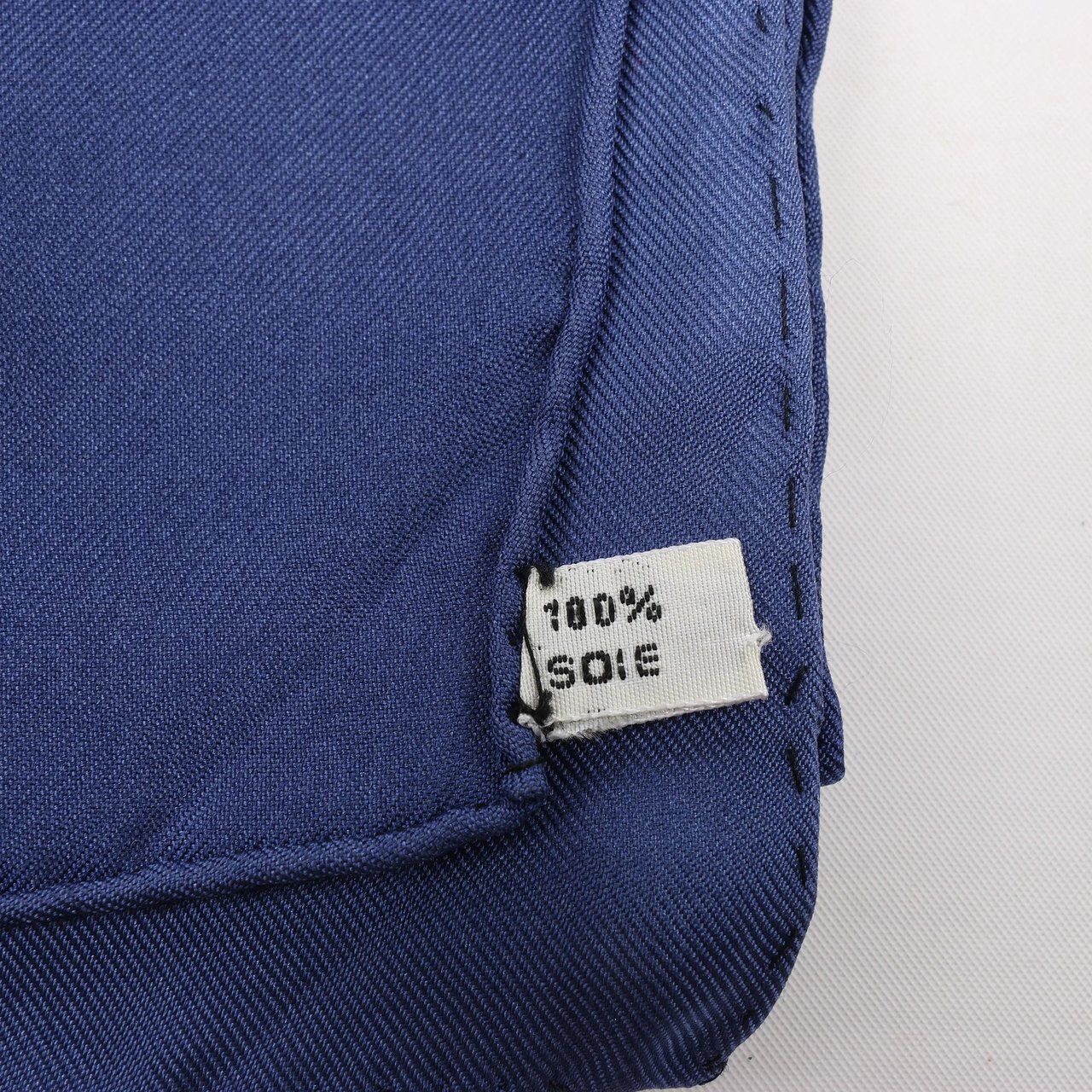 Hermès Hermès Carré 90 "Cuivreries" Silk handkerchief in Navy Blue x White Blauw