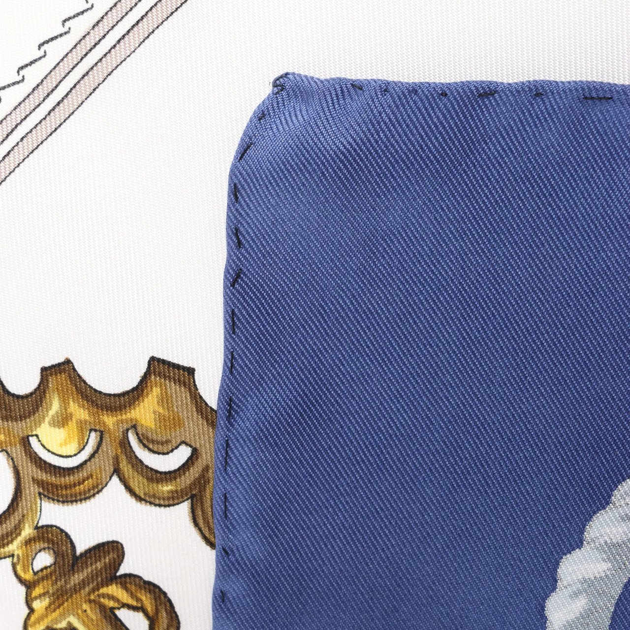 Hermès Hermès Carré 90 "Cuivreries" Silk handkerchief in Navy Blue x White Blauw