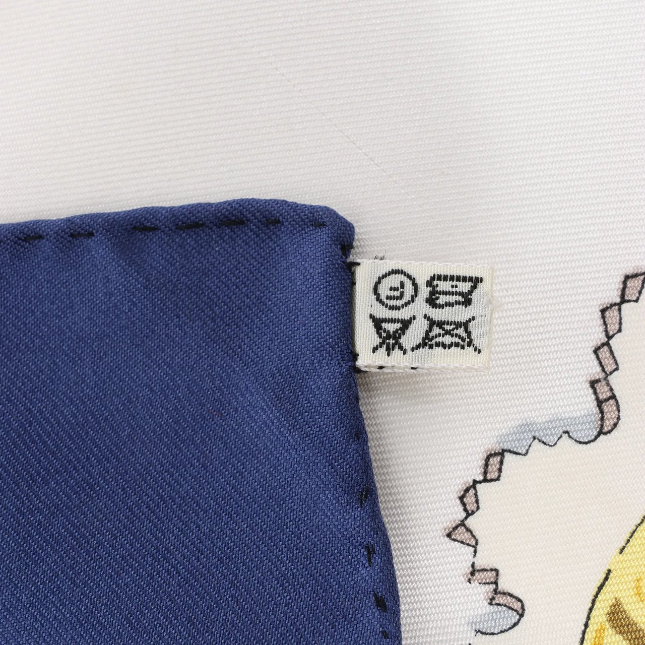 Hermès Hermès Carré 90 "Cuivreries" Silk handkerchief in Navy Blue x White Blauw