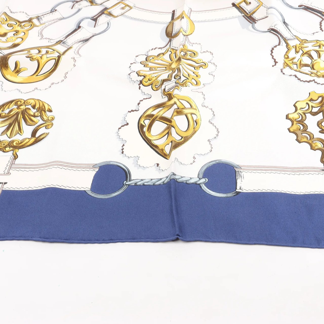 Hermès Hermès Carré 90 "Cuivreries" Silk handkerchief in Navy Blue x White Blauw