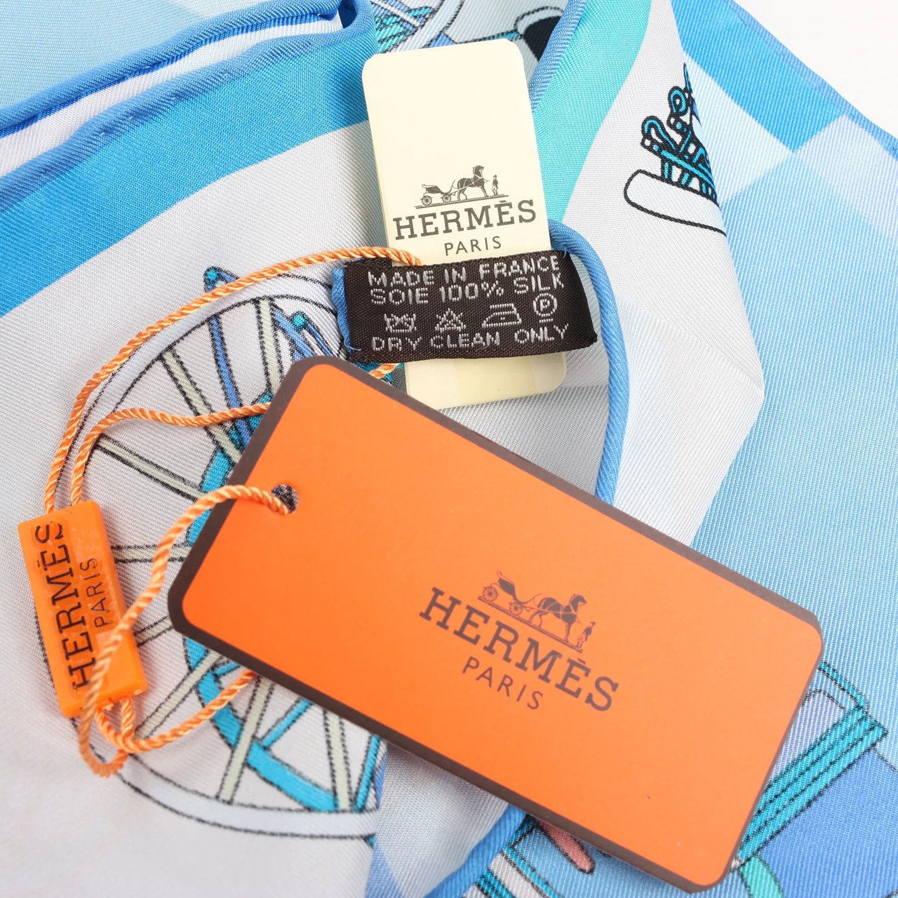 Hermès Hermès Carré 90 "Voitures Exquises Elaborate Carriages" Silk handkerchief in Blue Divers