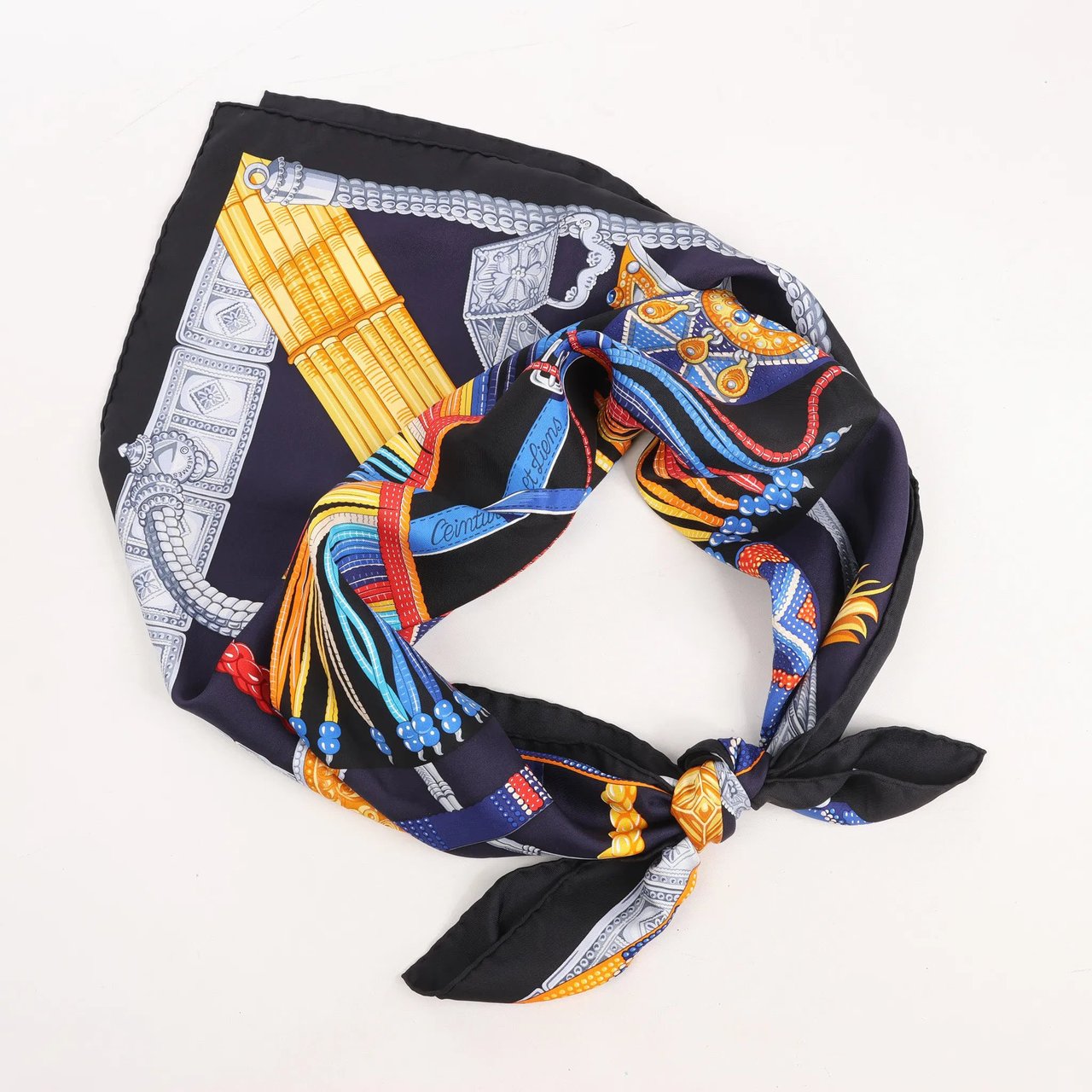 Hermès Hermès Carré 90 "Ceintures et Liens Belts and Strings" Silk handkerchief in Navy Blue Blauw