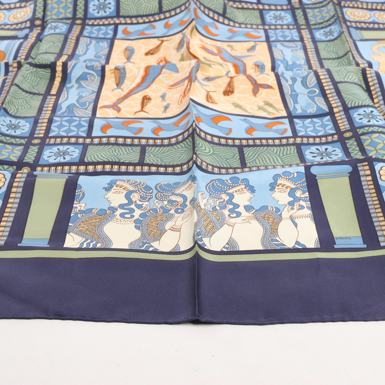 Hermès Hermès Carré 90 "LES SECRETS DE MINOS" Silk handkerchief in Navy Blue Divers