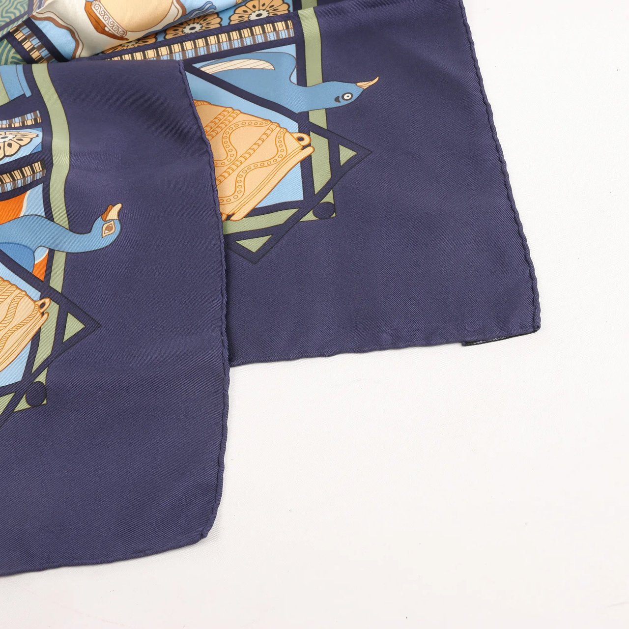 Hermès Hermès Carré 90 "LES SECRETS DE MINOS" Silk handkerchief in Navy Blue Divers